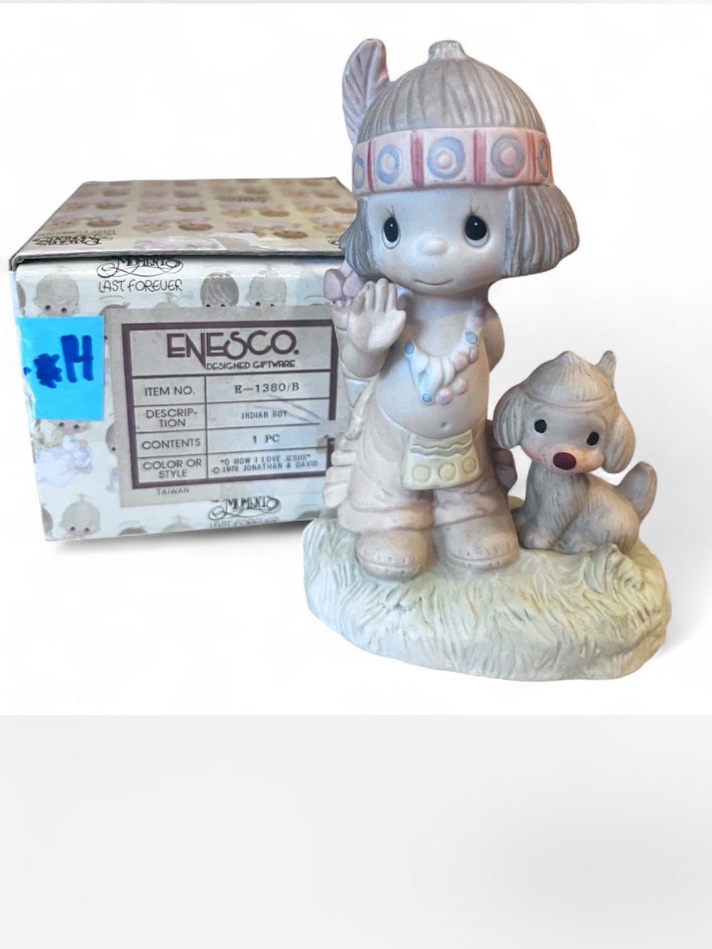 Vintage Precious Moments ‘oh how I love Jesus’ figurine
